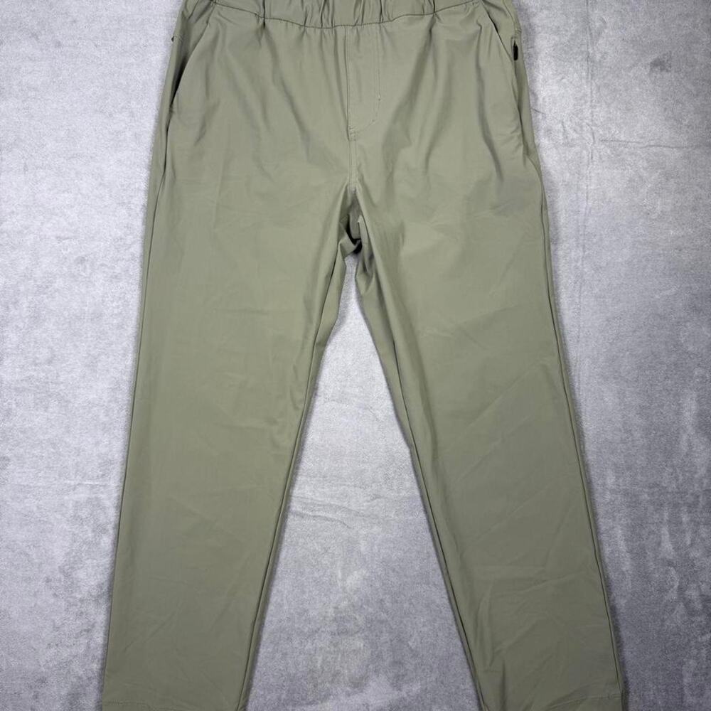 Vuori Miles Ankle Pants Women’s Medium Sage Green Stretch Athletic Tapered